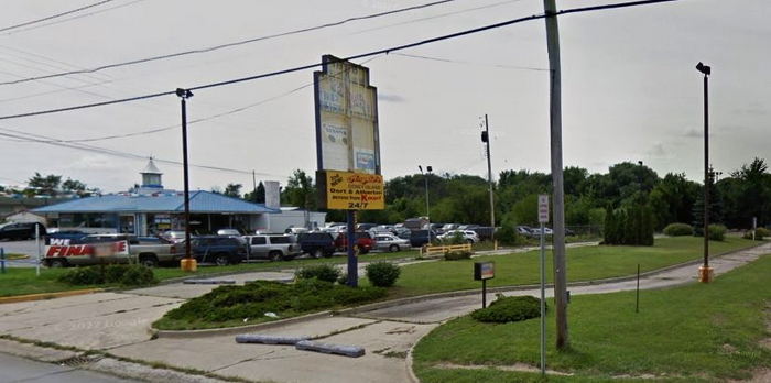 Hot n Now Hamburgers - Flint - 1940 Dort Hwy (newer photo)
